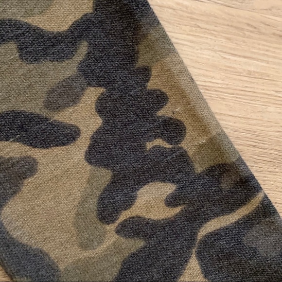 Drew Camo Crop Top Long Sleeve Front Twist Size M - Picture 9 of 9